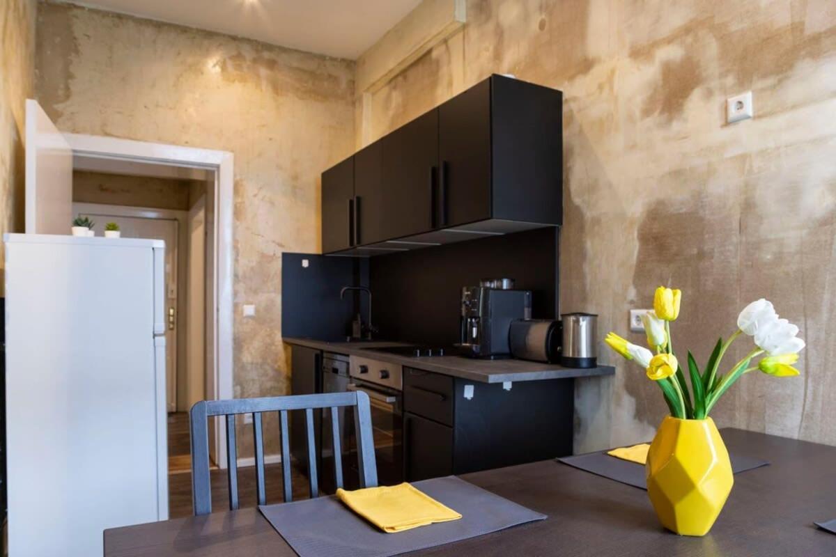 Shabby Chic Plus Self Checkin And Free Street Parking Berlim Exterior foto